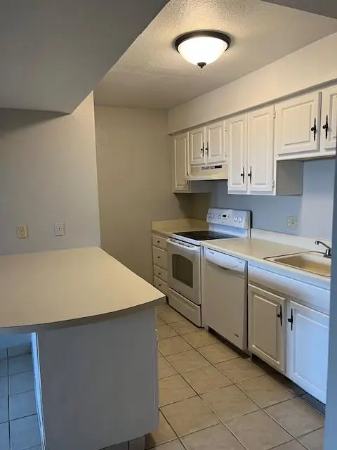 14405 N Pennsylvania Avenue #6N, Oklahoma City, OK 73134 - #3
