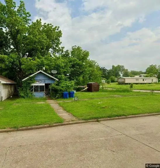 221 E Boston Avenue, Yale, OK 74085 - #1