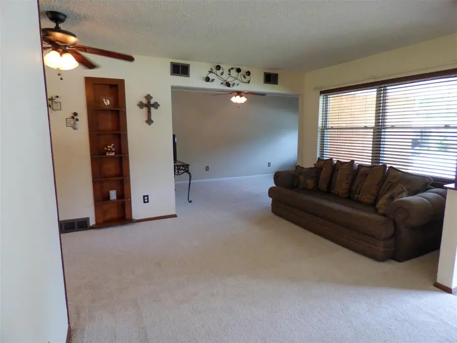 106 Kelly Drive, Moore, OK 73160 - #2