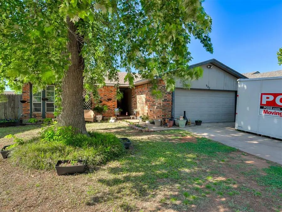 642 W Linden Drive, Mustang, OK 73064 - #2