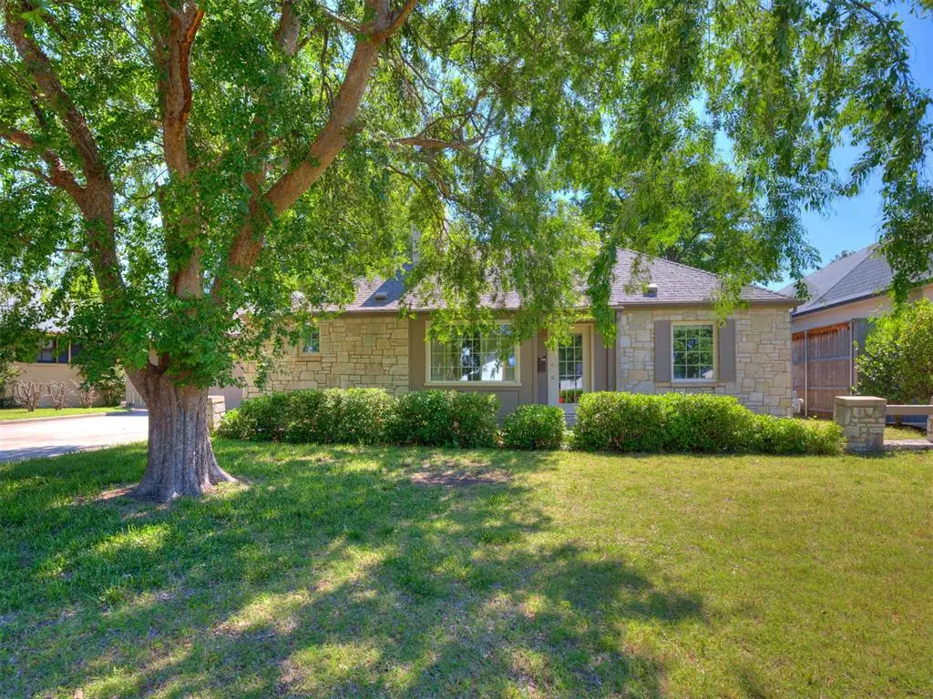 6407 N Hillcrest Avenue, Nichols Hills, OK 73116 - #1