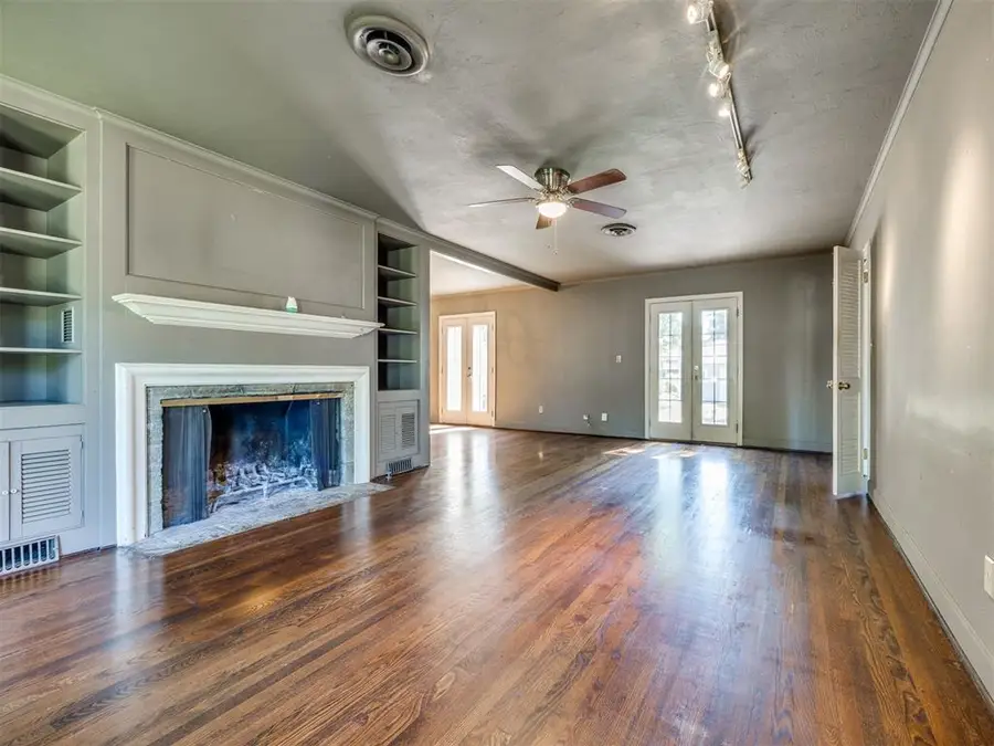 6407 N Hillcrest Avenue, Nichols Hills, OK 73116 - #3