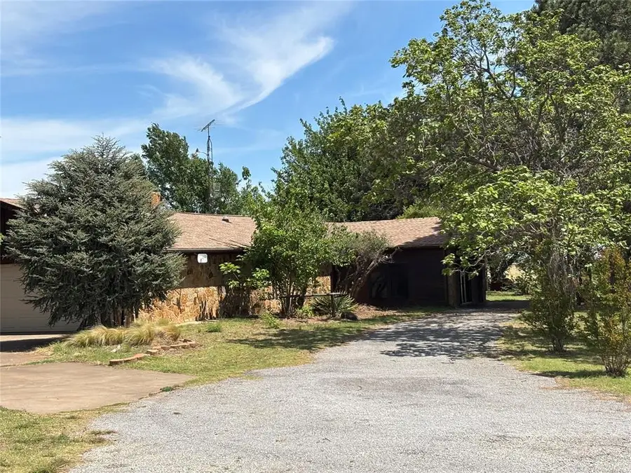10296 N 2310 Street, Clinton, OK 73601 - #2