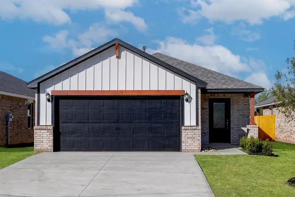 12712 Carrara Lane, Yukon, OK 73099