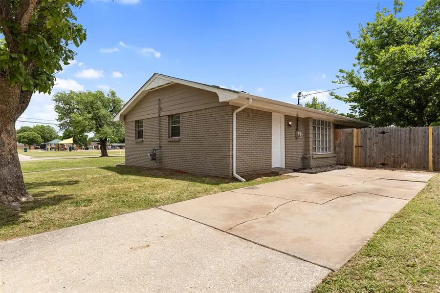 8221 N Harvey Avenue, Oklahoma City, OK 73114 - #3