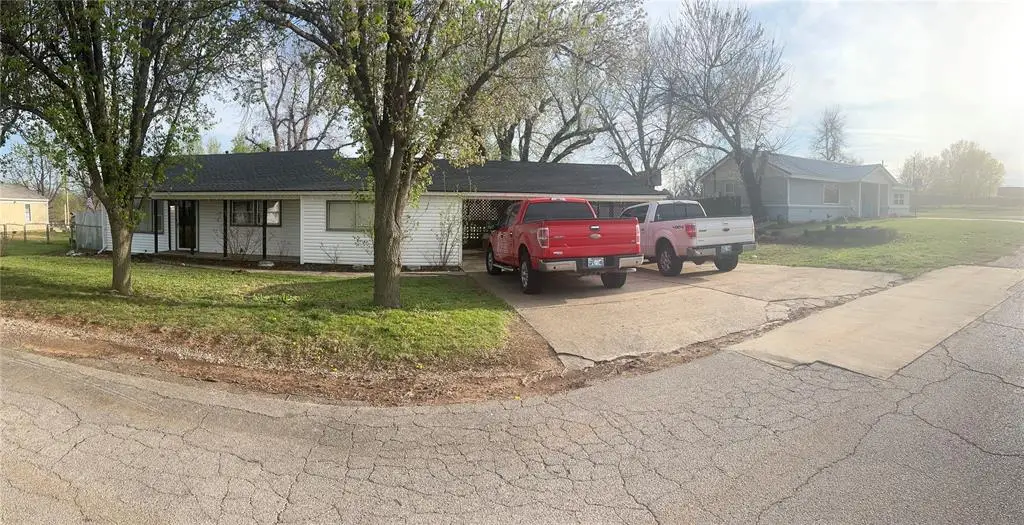 1017 Grand Terrace, Chickasha, OK 73018 - #1