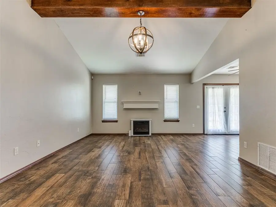 1000 NW 9th Street, Moore, OK 73160 - #3