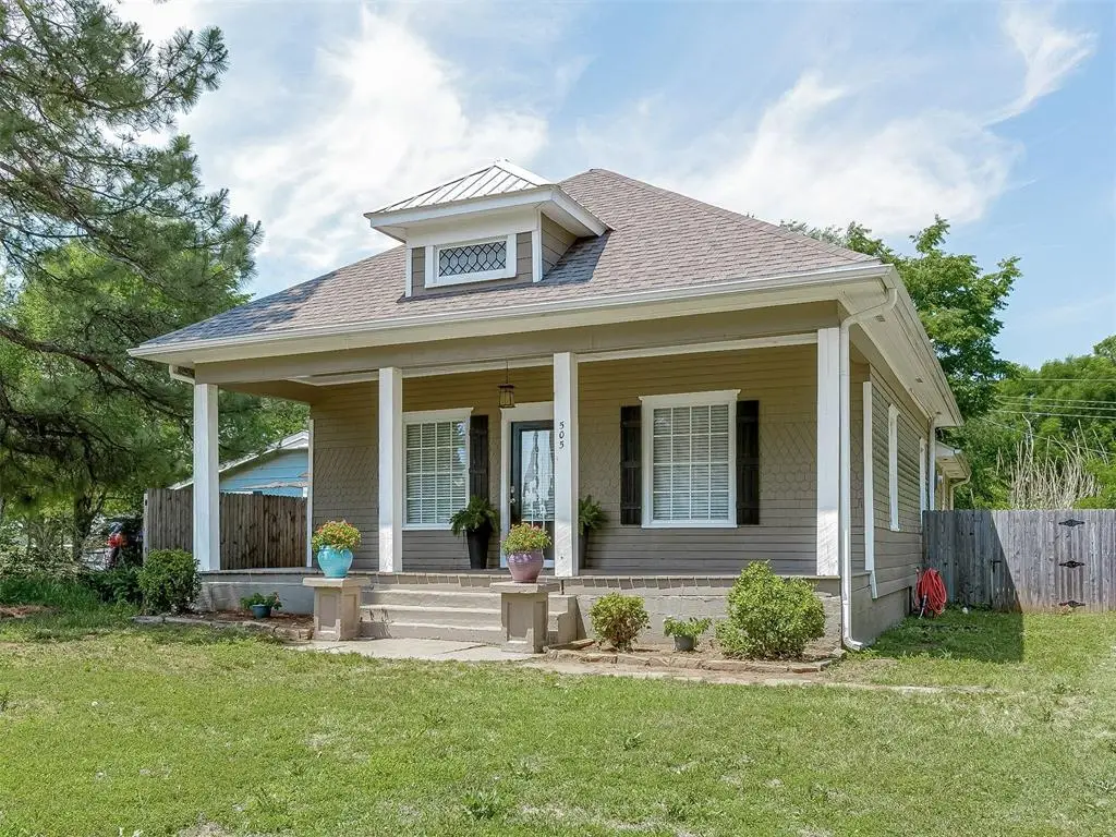 505 SW 5th St, Tuttle, OK 73089 - #1