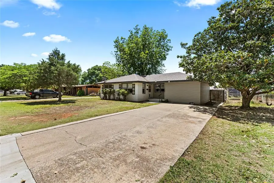 1208 N Grant Street, Cordell, OK 73632 - #2