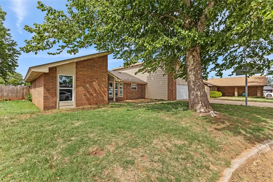 131 Regency Drive, Clinton, OK 73601 - #3
