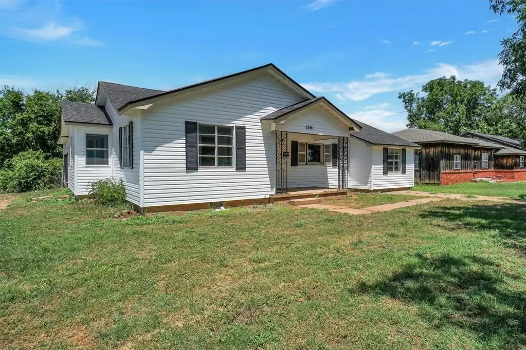 1301 N Crain Street, Altus, OK 73521 - #1