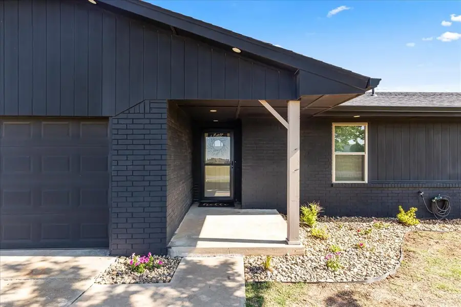 1718 W Elm Street, El Reno, OK 73036 - #3