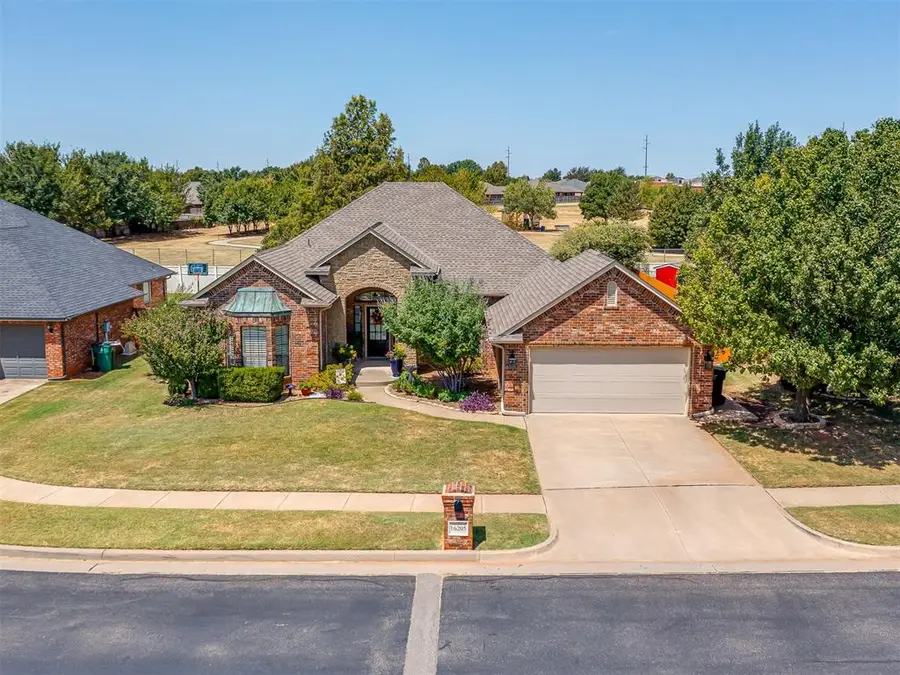 16205 Old Oak Drive, Edmond, OK 73013 - #2