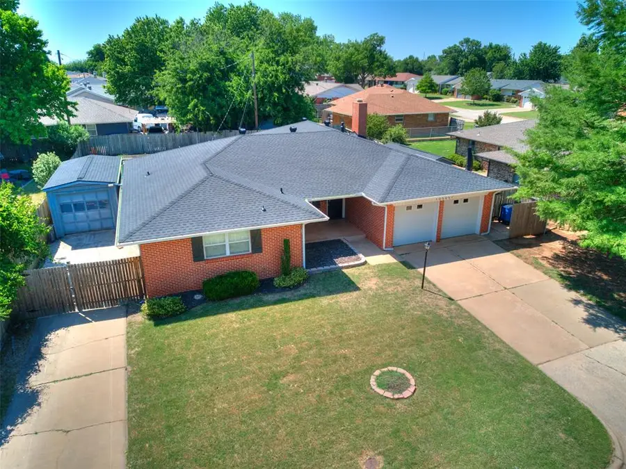10505 Lyndon Road, The Village, OK 73120 - #2