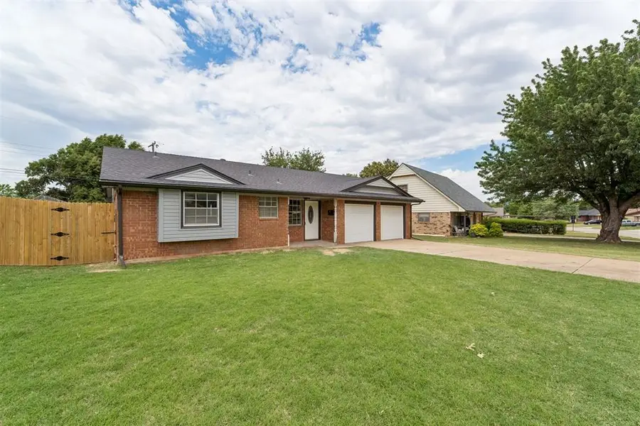 204 N Ranchwood Boulevard, Yukon, OK 73099 - #3