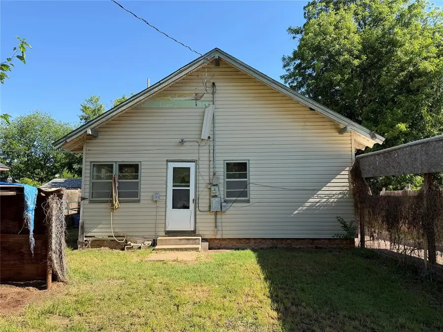 1313 W Texas Avenue, Chickasha, OK 73018 - #3
