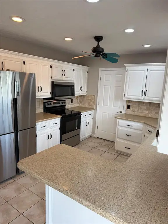 9313 Southlake Drive, Oklahoma City, OK 73159 - #3