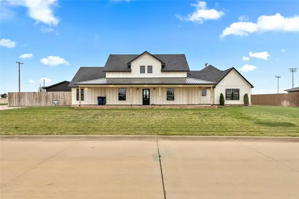 300 Murrel Avenue, Okeene, OK 73763