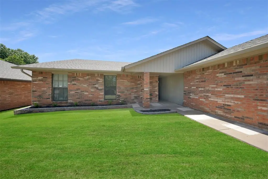 2104 Basking Ridge Trail, Edmond, OK 73013 - #1
