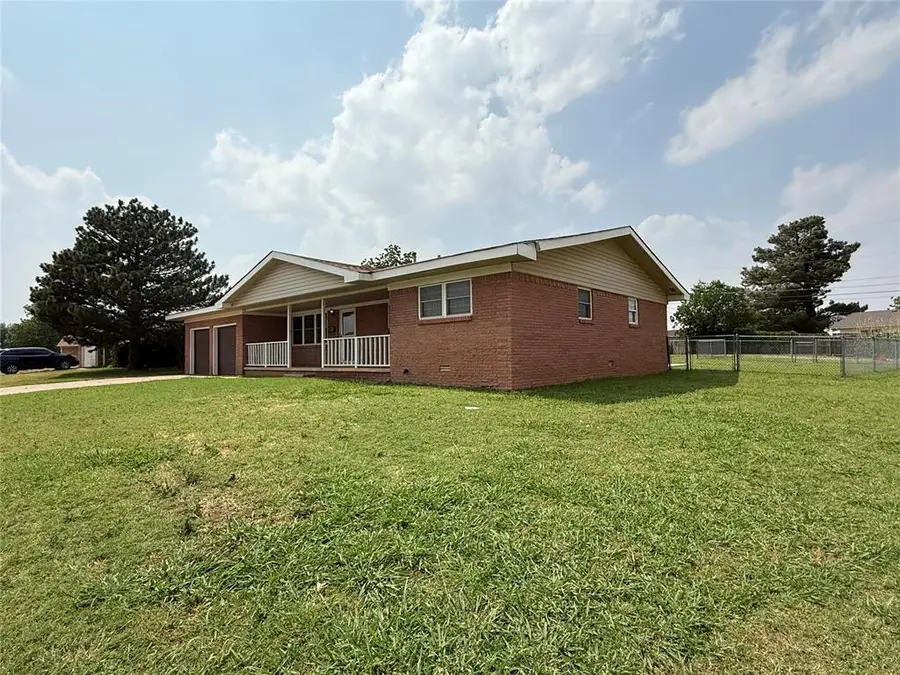 1609 Lincoln Street, Altus, OK 73521 - #3