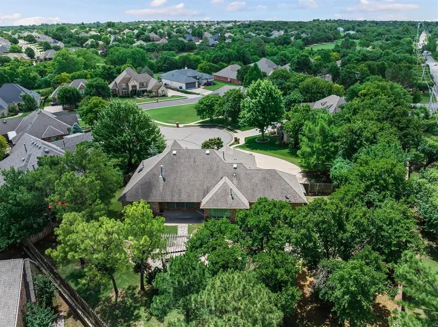 2901 Bracken Court, Edmond, OK 73034 - #2