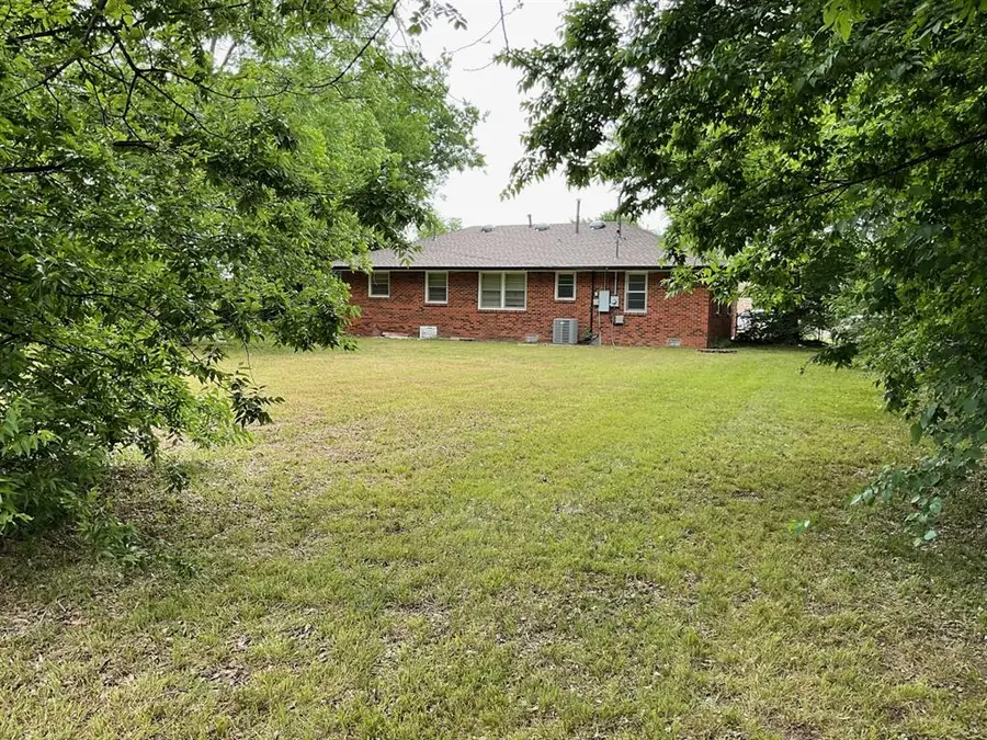 4701 N Macarthur Boulevard, Warr Acres, OK 73122 - #3