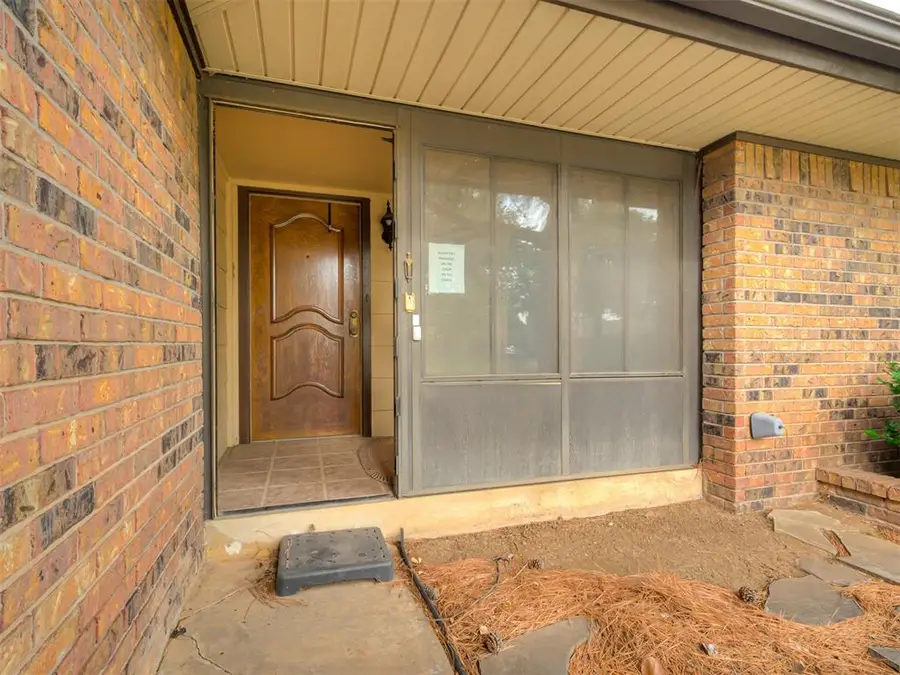 813 N Parkview Circle, Oklahoma City, OK 73170 - #2