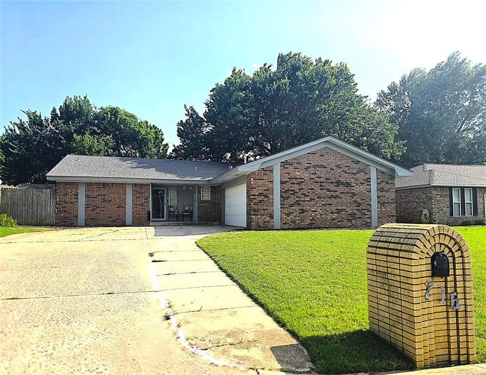 716 Victoria Drive, Yukon, OK 73099 - #1