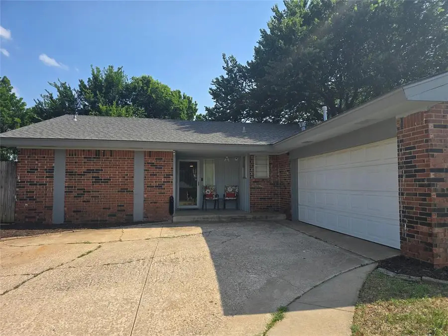 716 Victoria Drive, Yukon, OK 73099 - #2