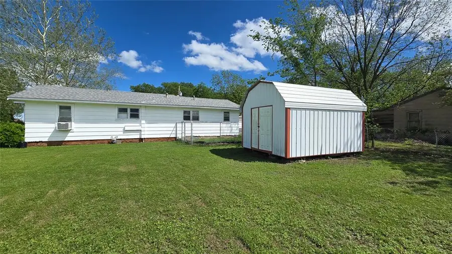 204 NE 10th Avenue, Ardmore, OK 73401 - #3