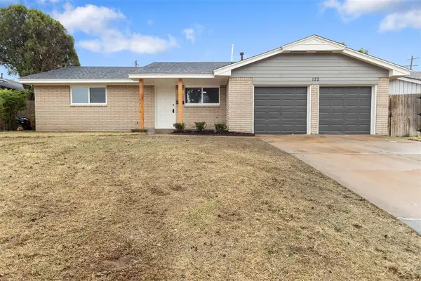122 Kelly Drive, Moore, OK 73160