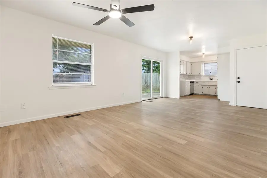 122 Kelly Drive, Moore, OK 73160 - #3