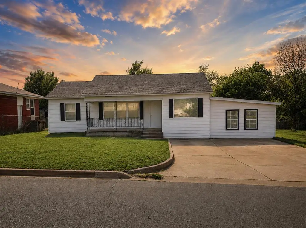 1316 S 12th Street, Chickasha, OK 73018 - #1