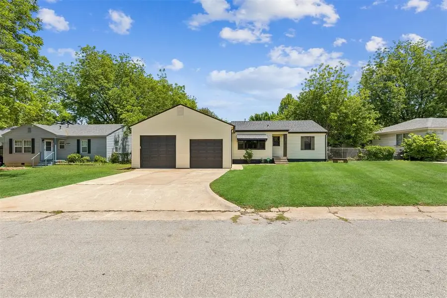 318 S Walnut Street, Apache, OK 73006 - #2