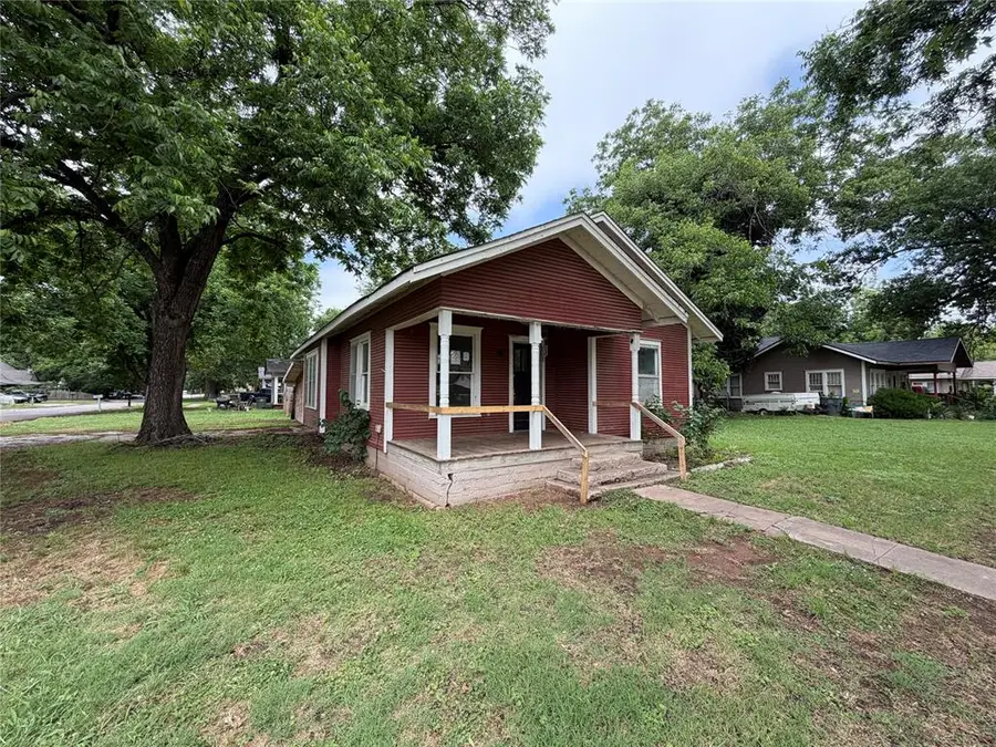 701 E Charles Avenue, Pauls Valley, OK 73075 - #3