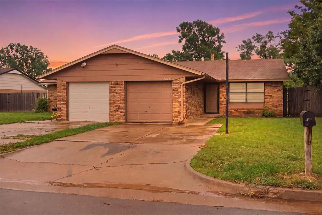 7702 NW 113th Place, Oklahoma City, OK 73162 - #1