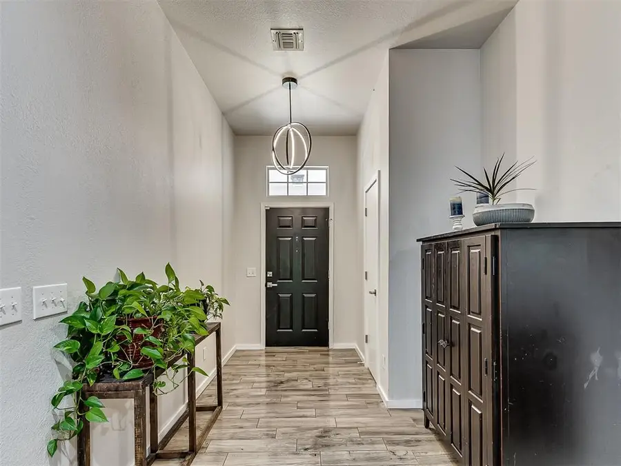 701 S Greengate Drive, Yukon, OK 73099 - #3