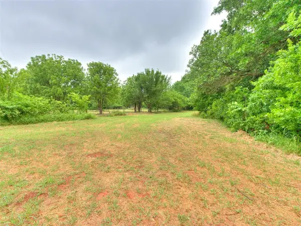 1107 Willow Creek Drive, Guthrie, OK 73044