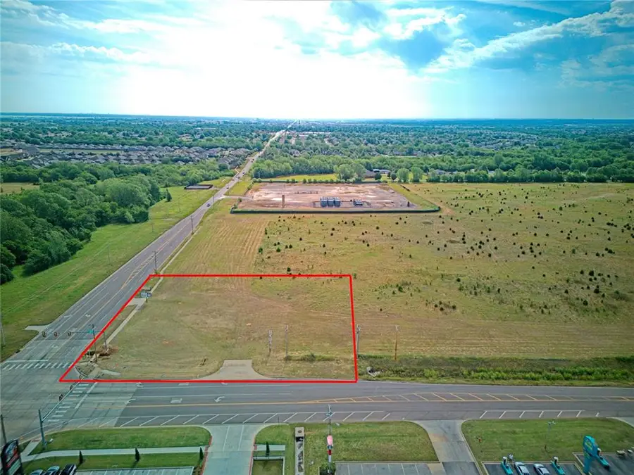 200 S Cemetery Road, Yukon, OK 73099 - #2