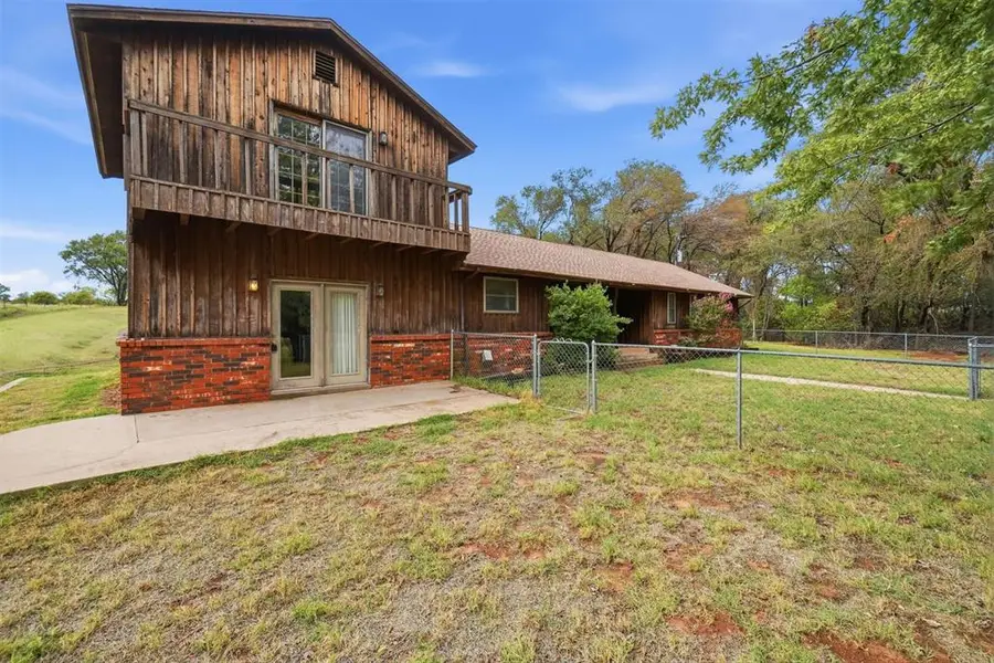 925 S Falcon Road, Elk City, OK 73644 - #2