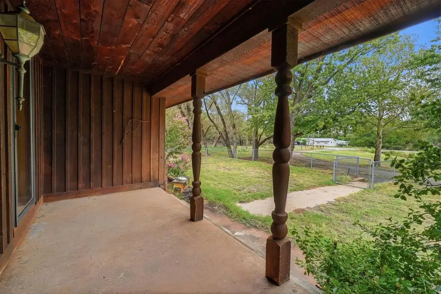 925 S Falcon Road, Elk City, OK 73644 - #3