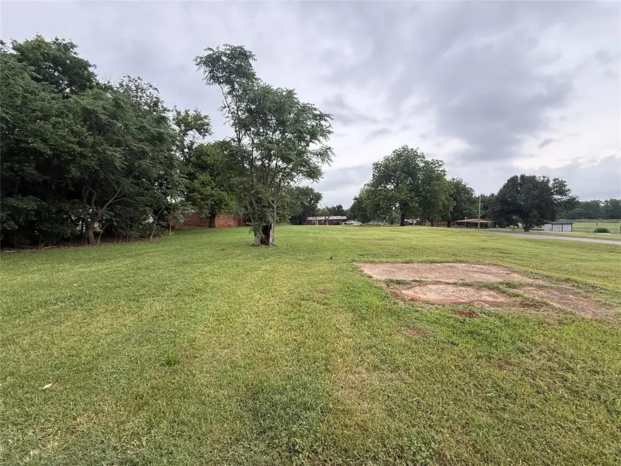 000 E Georgia Avenue, Chickasha, OK 73018 - #3