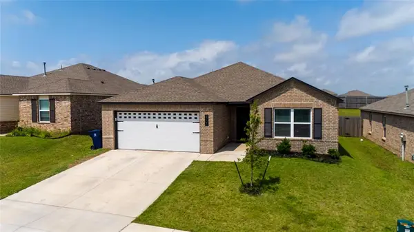 9701 Laredo Lane, Yukon, OK 73099
