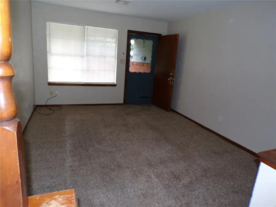 951 NW 2nd Street, Moore, OK 73160 - #2