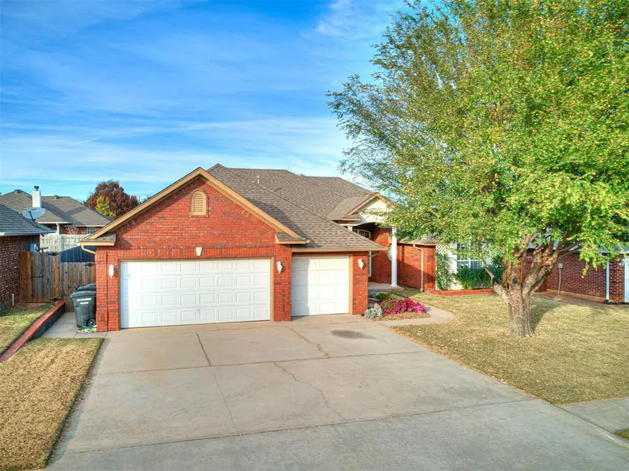 1809 Parkway Drive, Moore, OK 73160 - #2