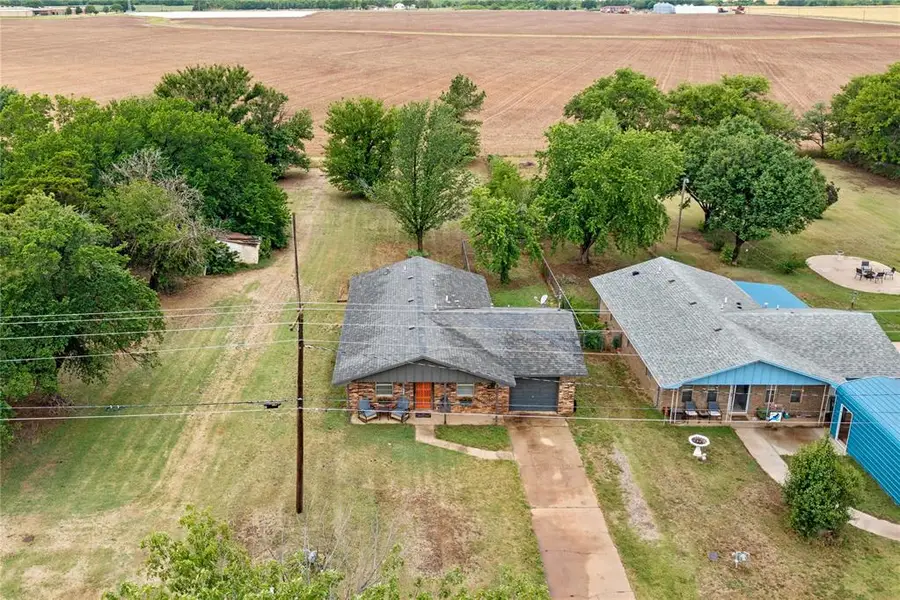 424 S 1st Avenue, Fairview, OK 73737 - #3