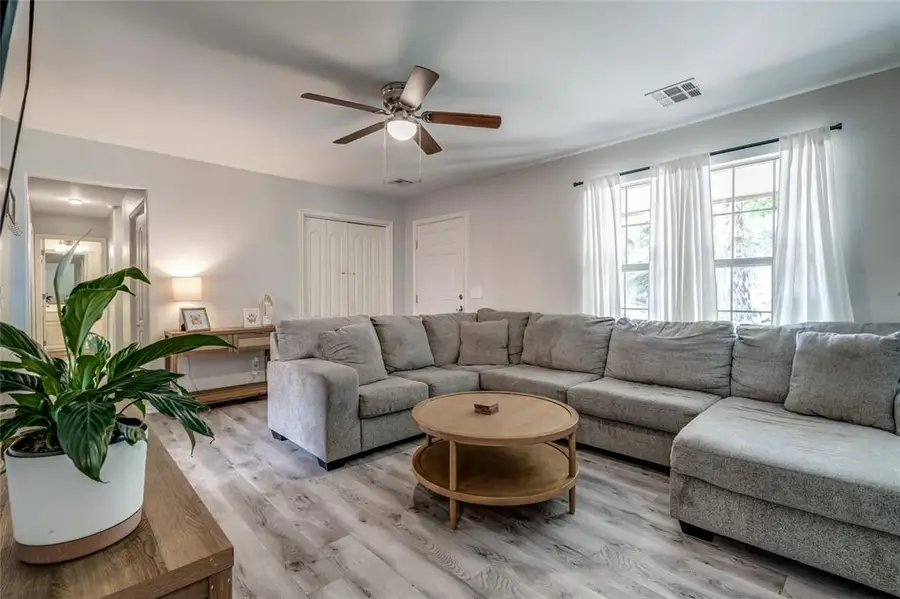410 E Jefferson Street, Crescent, OK 73028 - #2