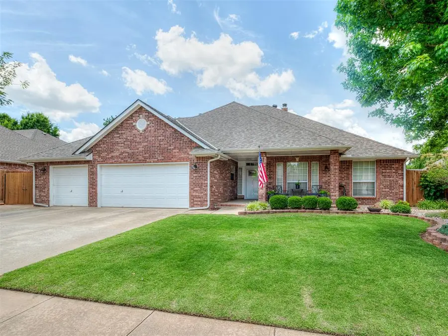 204 Castle Rock Road, Yukon, OK 73099 - #2