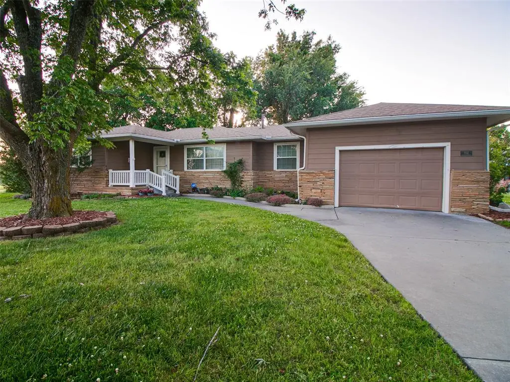 102 Sooner Drive, Stroud, OK 74079 - #1