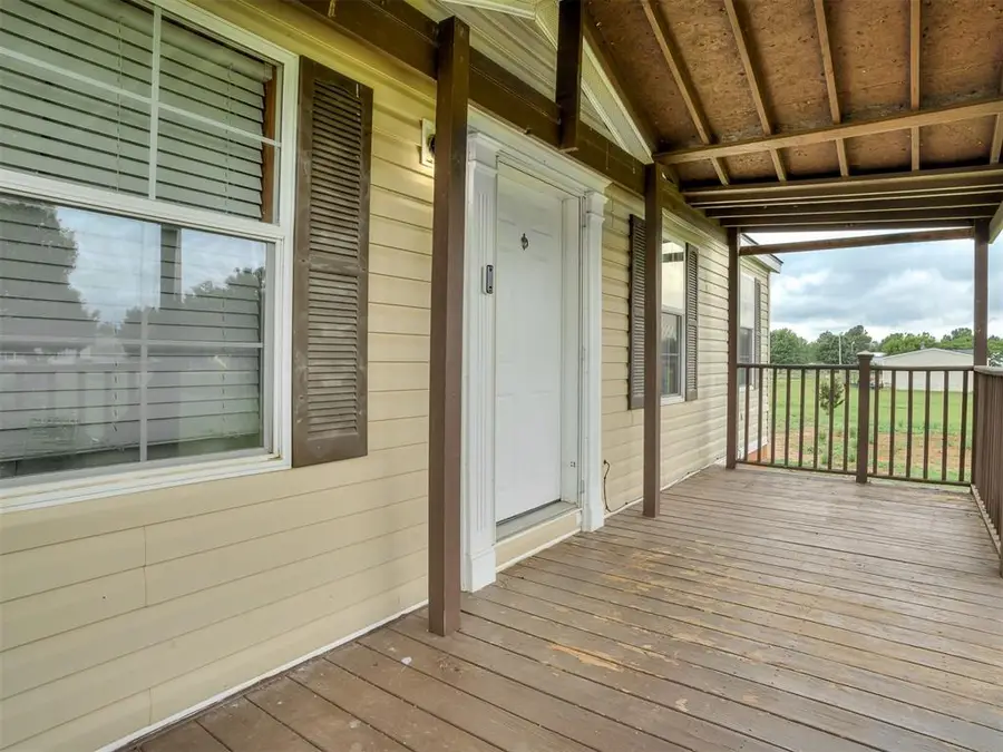 105 Sunset Drive, McLoud, OK 74851 - #3